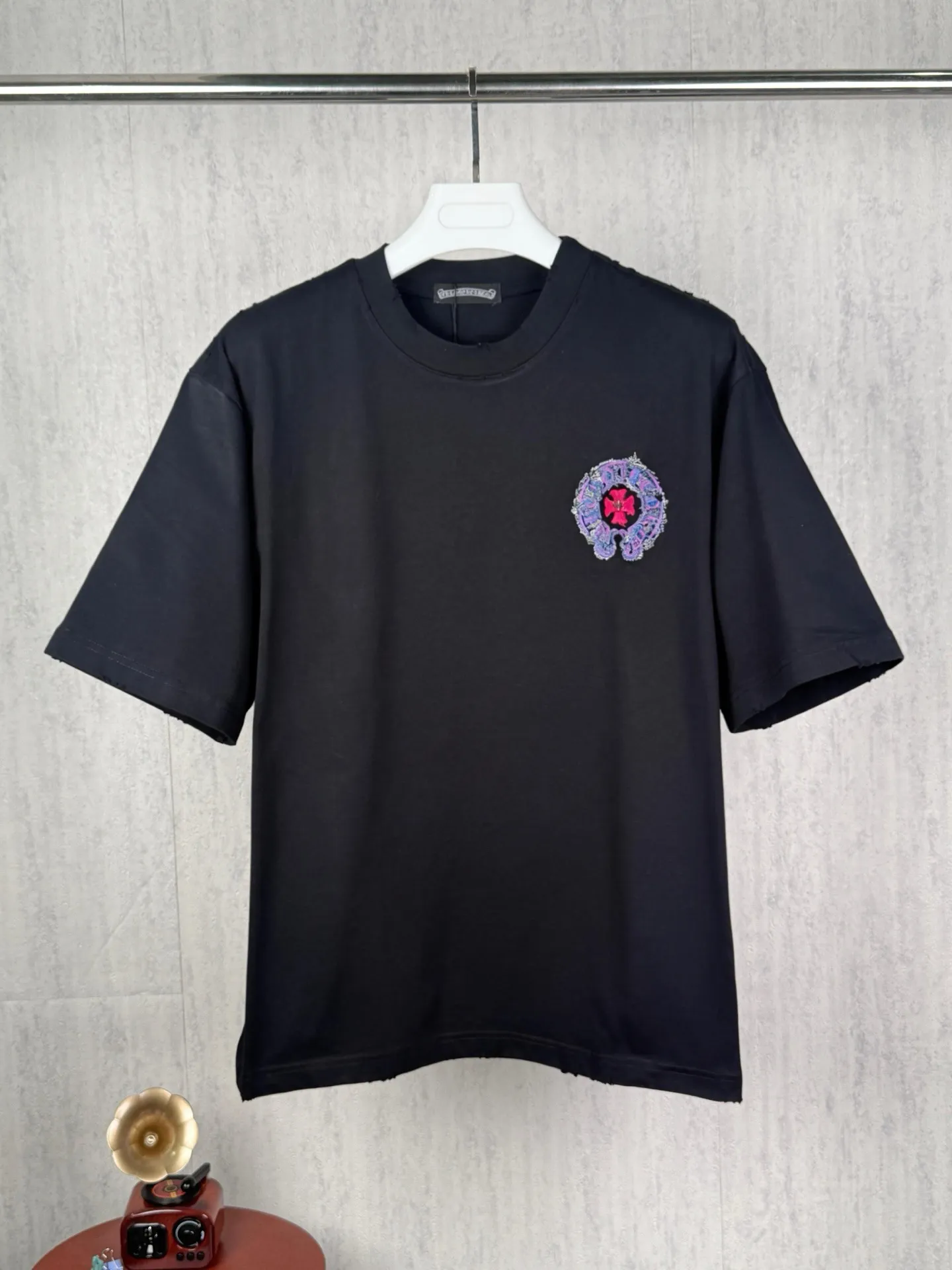 𝗖𝗵𝗿𝗼𝗺𝗲 𝗛𝗲𝗮𝗿𝘁𝘀/ #0361 New Arrival T 2026 New Arrival Original T 👑 ！ ！ ✟ ！ 👍 ✂️Quality , ！ 。 ： ➕100% 。Authentic ➕ ➕3D ➕ ： ！ ！ Authentic ！ Same Style ！ ：White Black Size：S-XL
